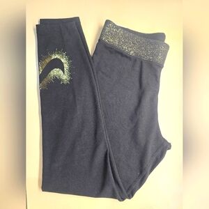 NWT - Women's Nike Leggings - Tight Fit - High Rise - Full-Length Size Large